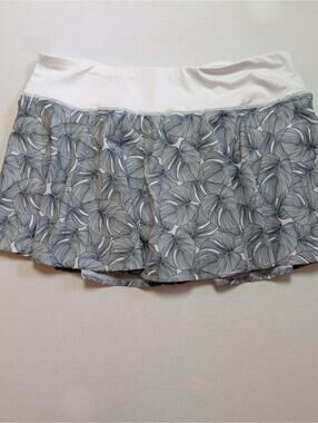 Kyodan Women's Athletic Skort with Leaf Pattern Size M